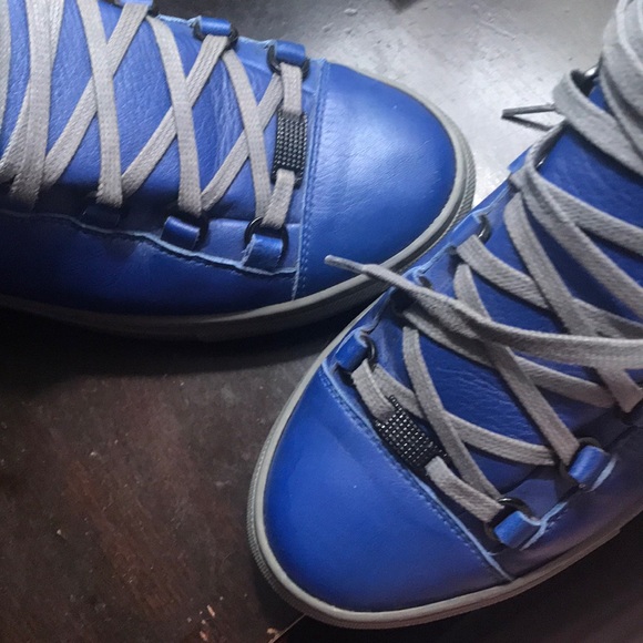 Lightly worn Balenciaga’s - Picture 7 of 7